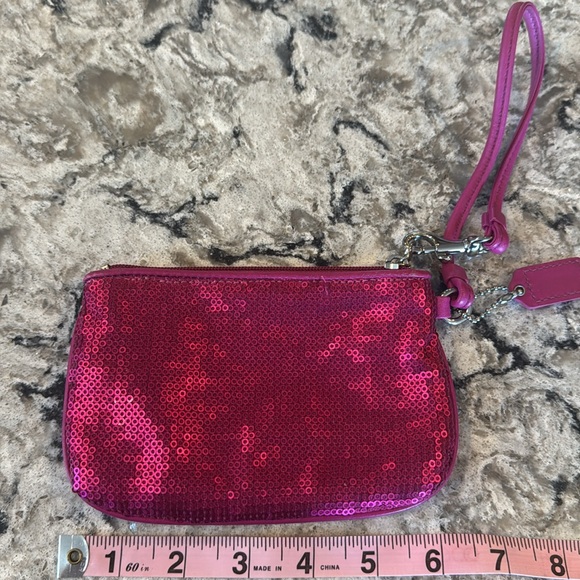 Coach small pink sequins sparkle wristlet silver hardware rare - Picture 4 of 7